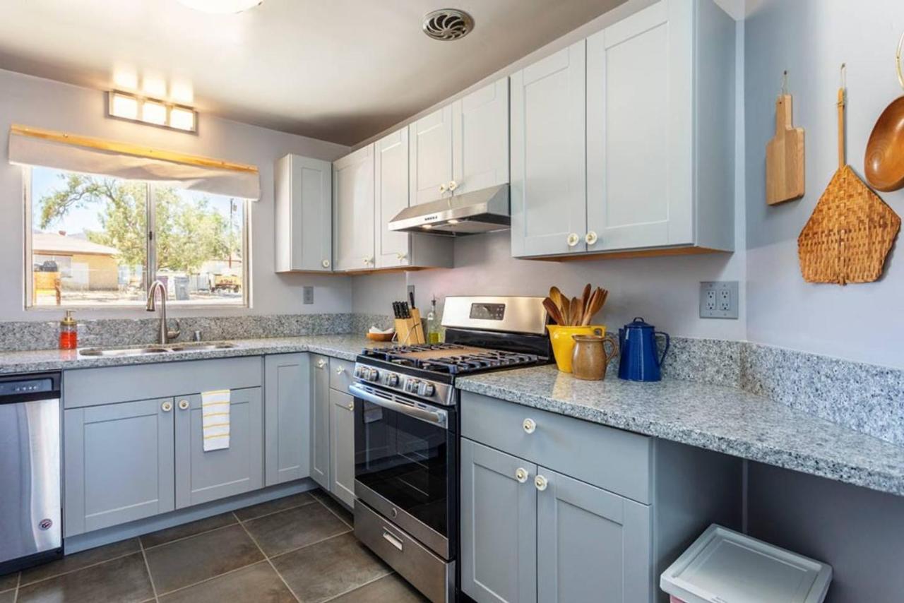 Made In The Shade - Central, Hot Tub, Ac, Sleeps 8 Joshua Tree Exterior photo